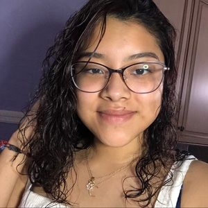 Meet your Posher, Mariela